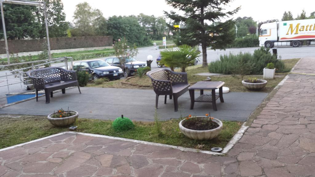 Hotel Cascata Pozzolo Formigaro Экстерьер фото