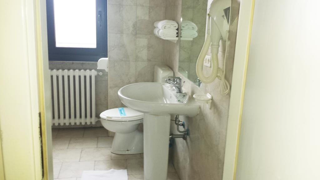 Hotel Cascata Pozzolo Formigaro Экстерьер фото
