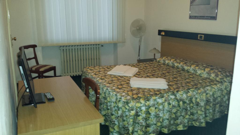 Hotel Cascata Pozzolo Formigaro Экстерьер фото
