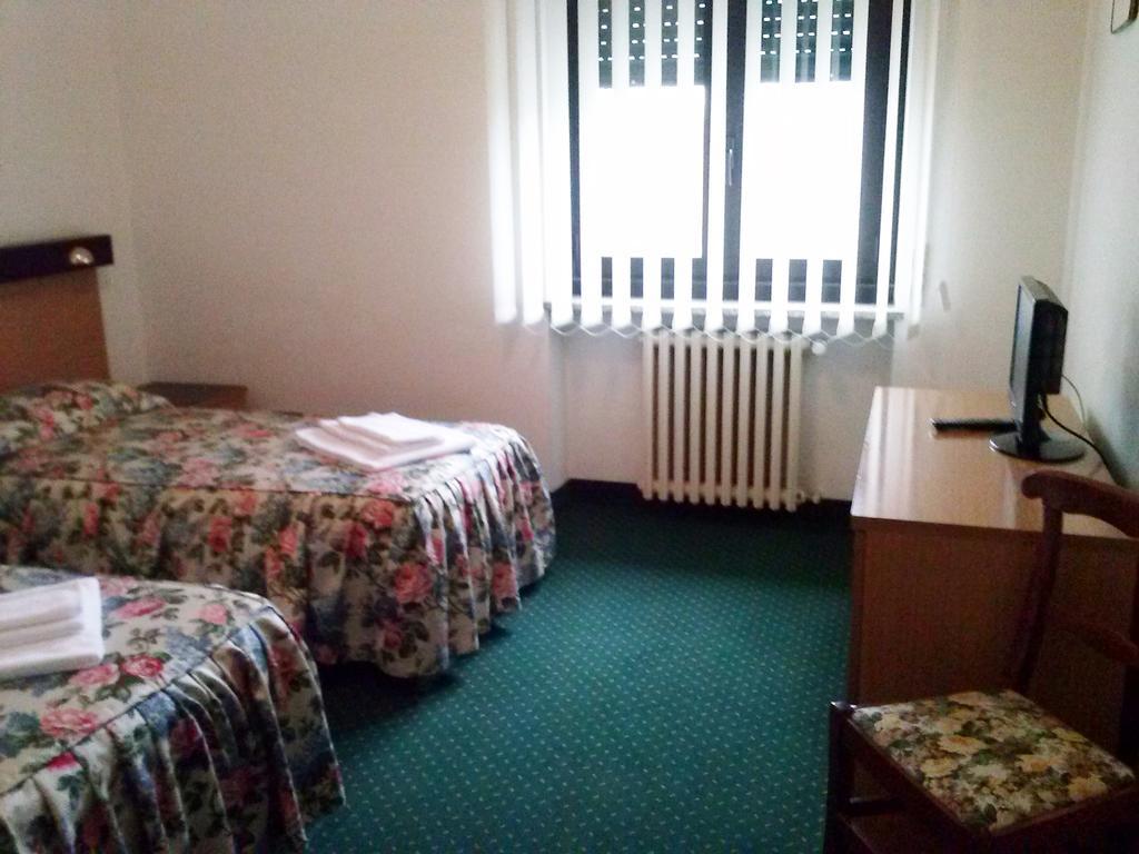 Hotel Cascata Pozzolo Formigaro Экстерьер фото